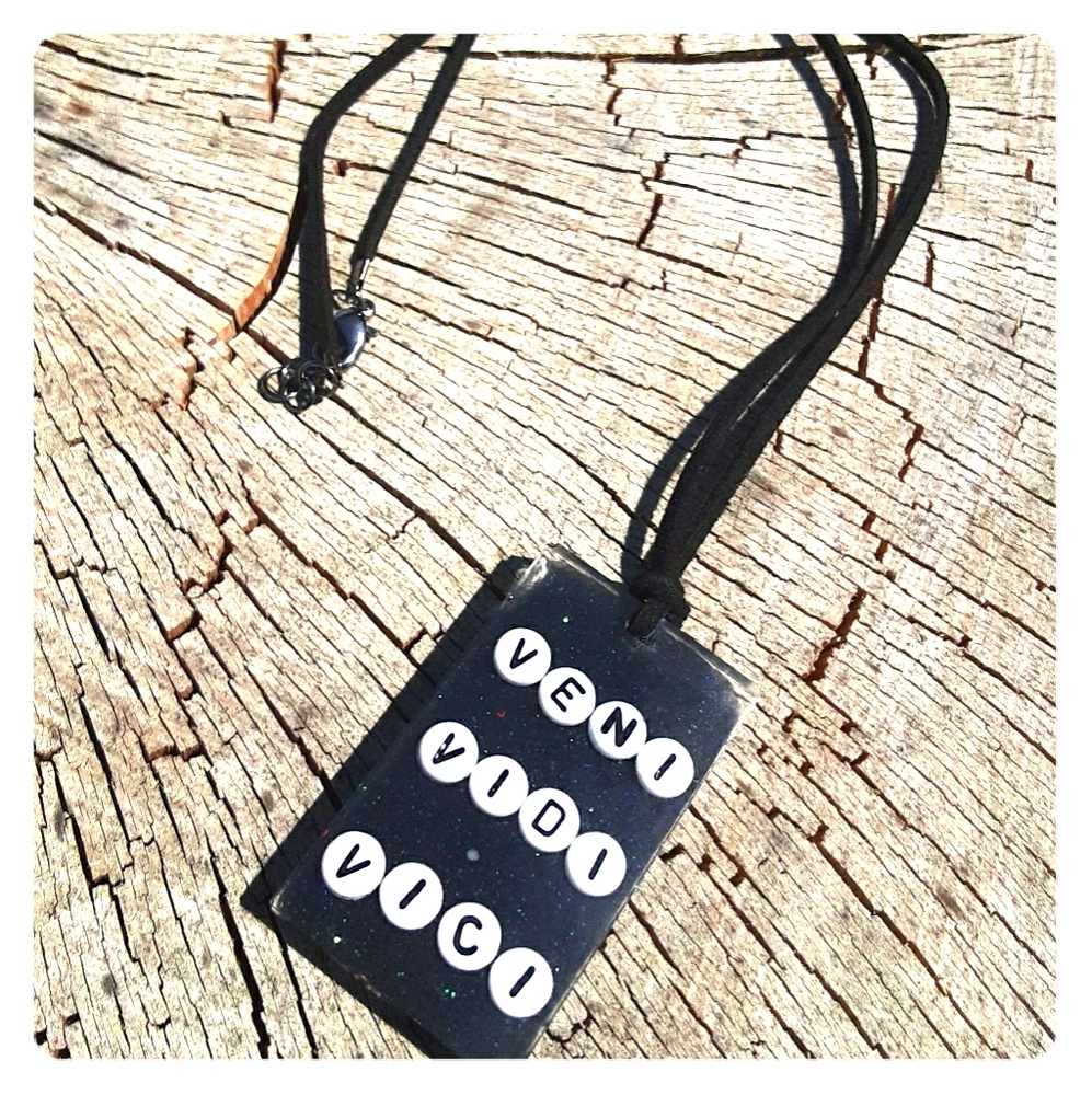 Venice Vidi Vici resin handmade necklace